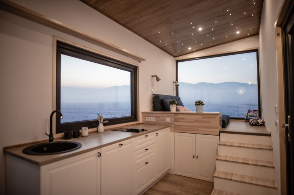 Smart Investments in Elite Housing Today